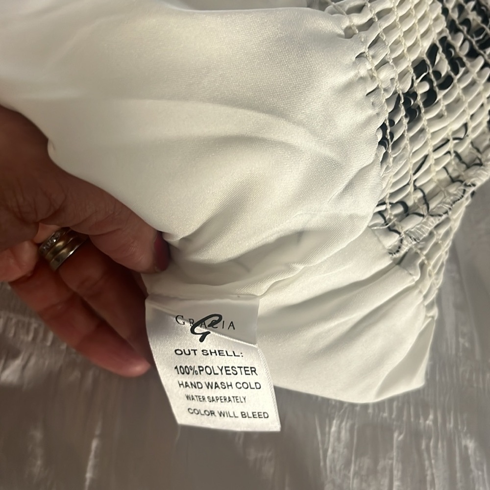 Only wore once on NYE - Picture 3 of 4